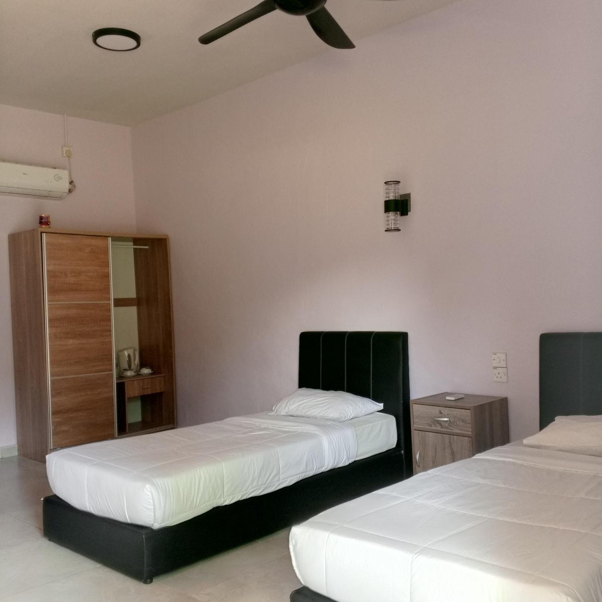 Sukau Tomanggong View Bed & Breakfast Bilik gambar